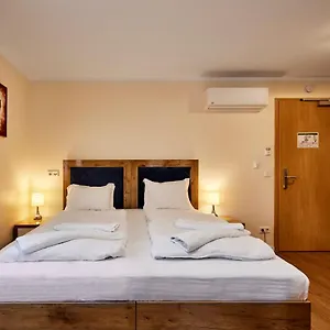 3* فندق Isha